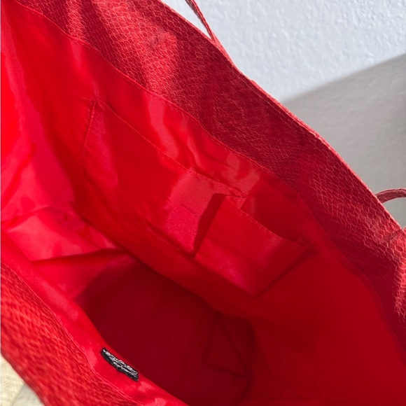 Vtg Saks Fifth Avenue red faux snake large tote bag - Picture 4 of 7
